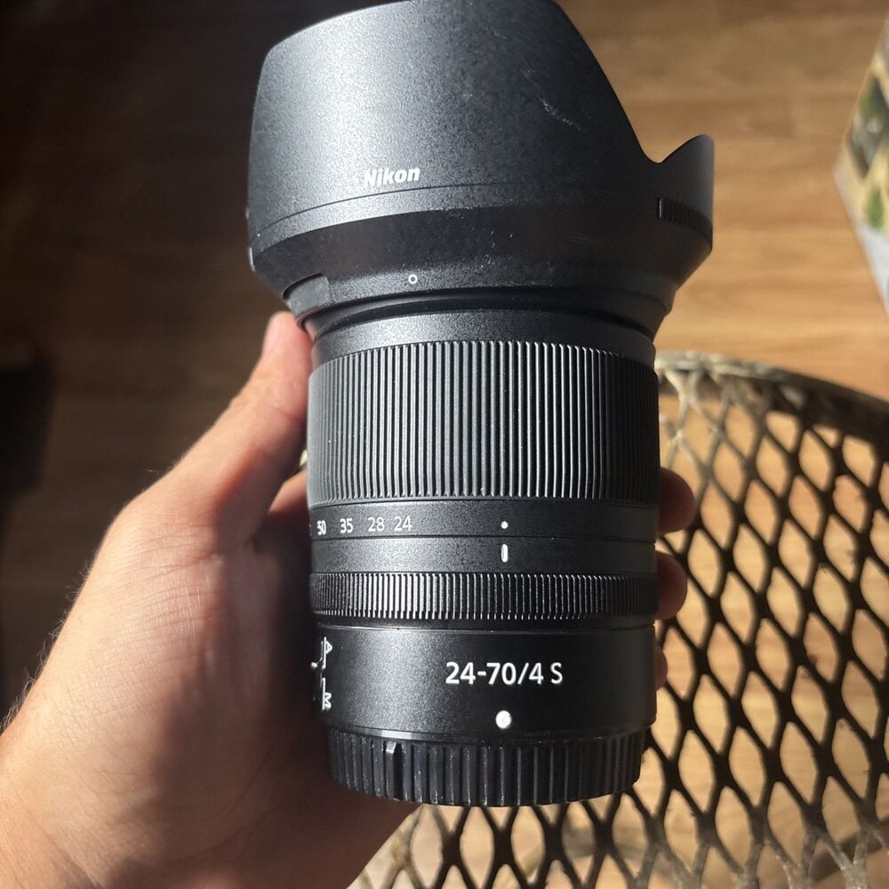 Nikon NIKKOR Z 24-70mm f/4 S Lens Z Mount Excellent Condition + Hood Caps